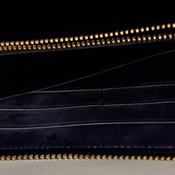 PRADA NEW ZIP AROUND WALLET - Picture 10 of 15